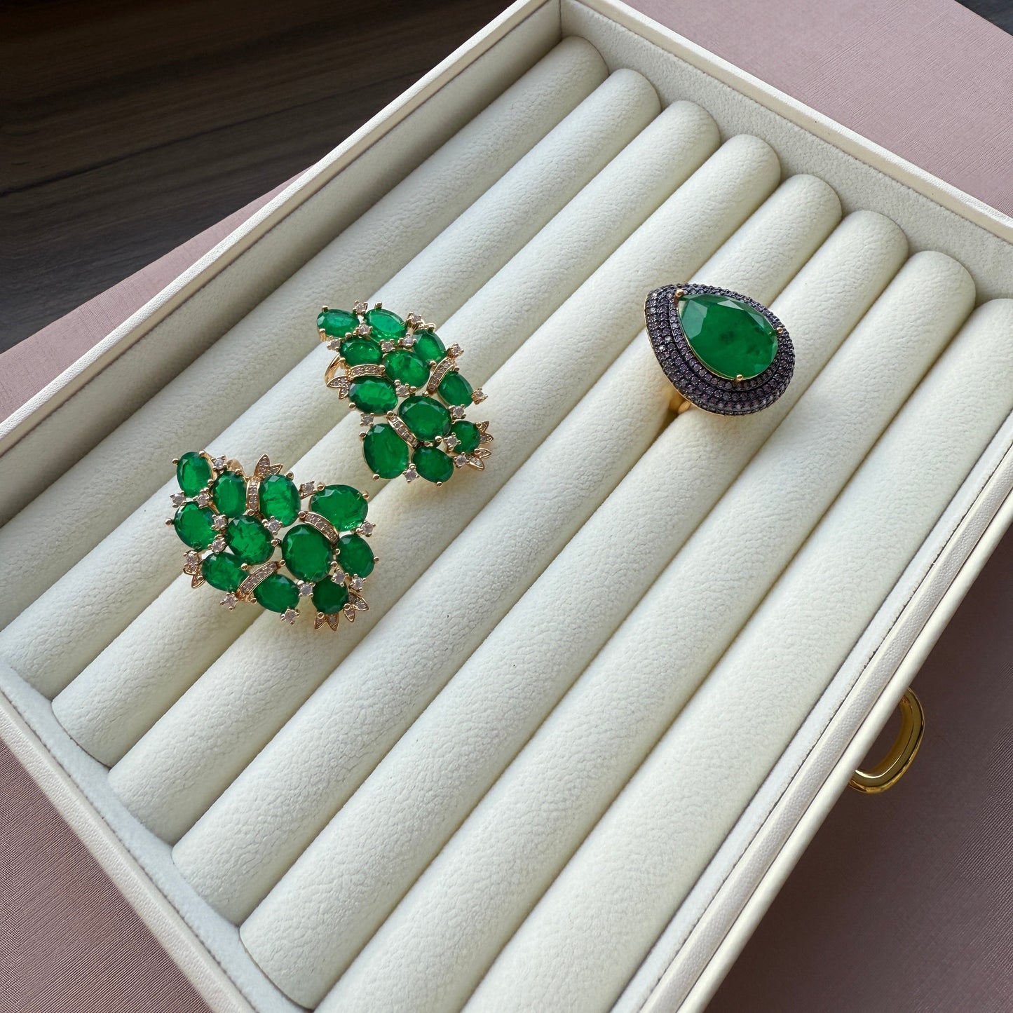 Brinco Ear Cuff Esmeralda