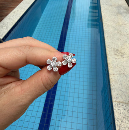 Brinco Flor Cinco Pétalas Prata 925