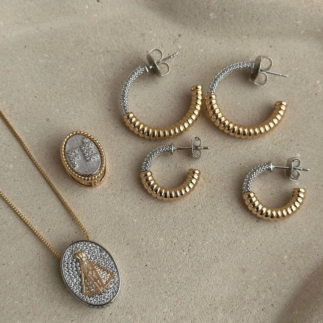 Argola Detalhada Cravação
