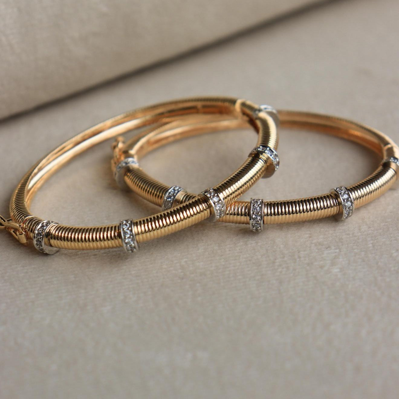 Bracelete Travas Cravação